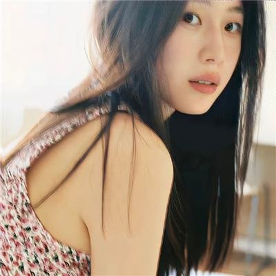 江风拂罗衣